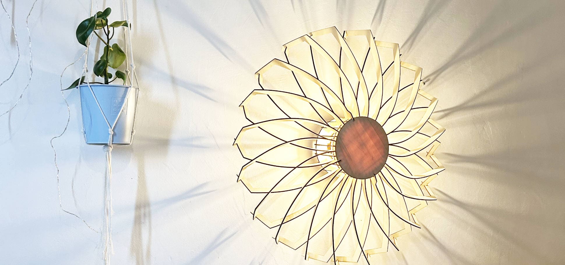 Charlie Le pissenlit — Luminaire artisanal en bois