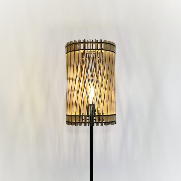 Lampadaire en bois design : Découvrez Vincent L’incandescent, un éclairage artisanal